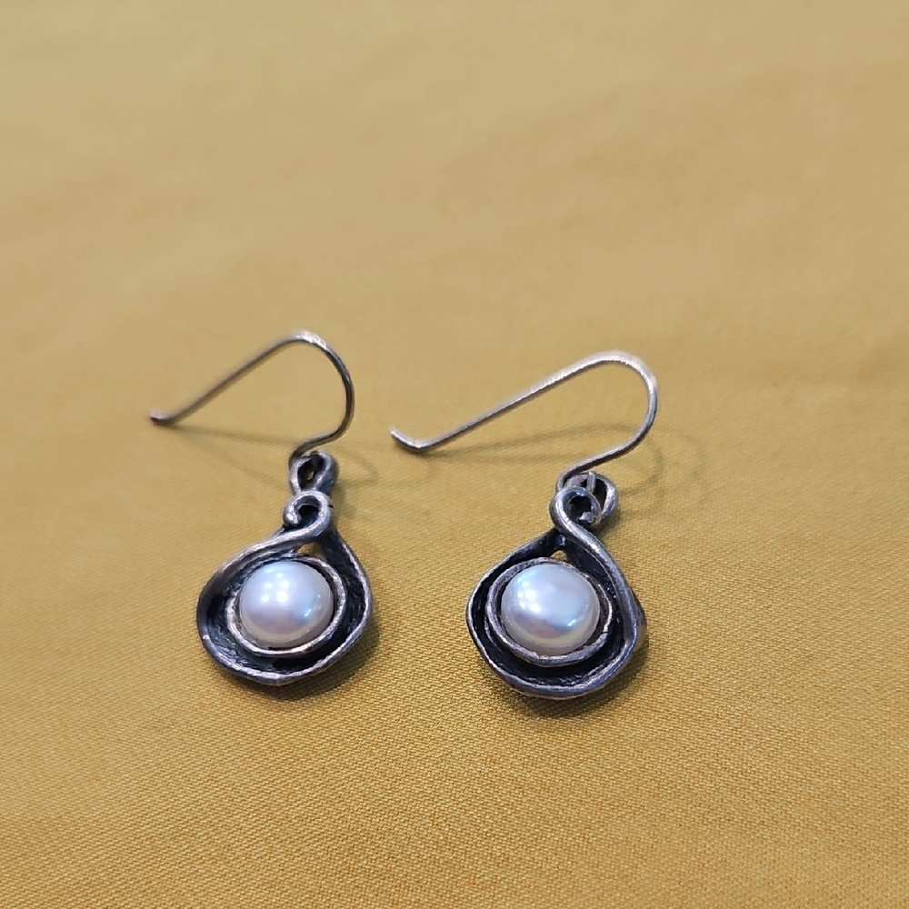 Didae Silpada sterling silver freshwater pearl drop earrings - Marked Israel